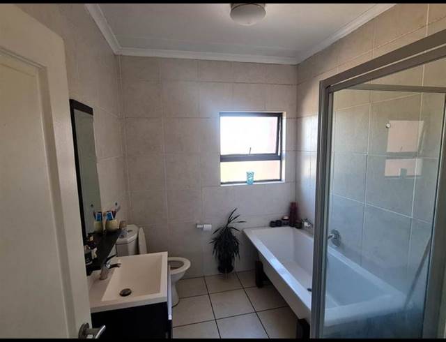 2 BEDROOM TOWNHOUSE FOR SALE IN OAKDENE